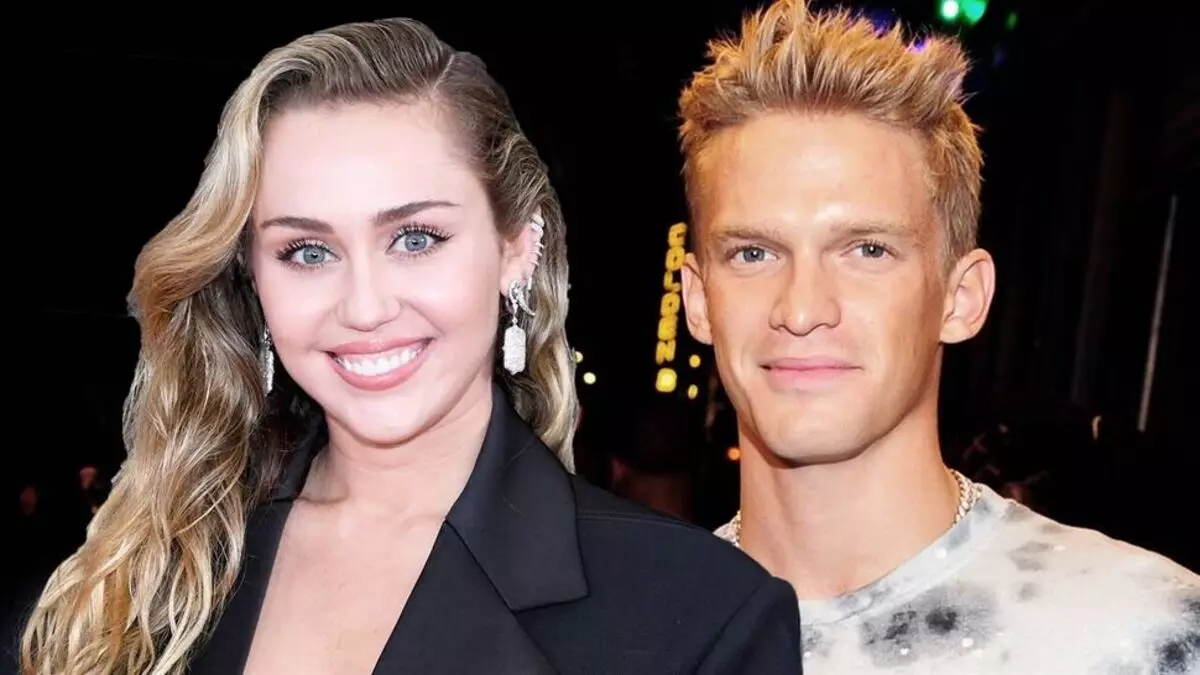 Truster和浪漫自拍照：Miley Cyrus和Cody Simpson一起慶祝聖誕節