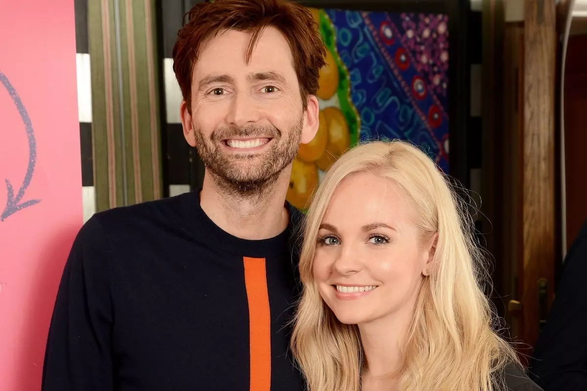 Star "Doctor Who" David Tennant teica, kā viņa sieva izteica roku un sirdis