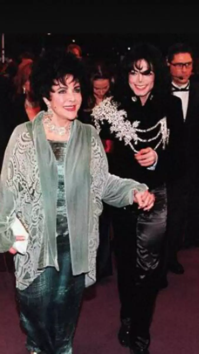 Kim Kardashyan mõistetud ostmiseks Michael Jackson's Jope kingituseks oma tütre 27195_3