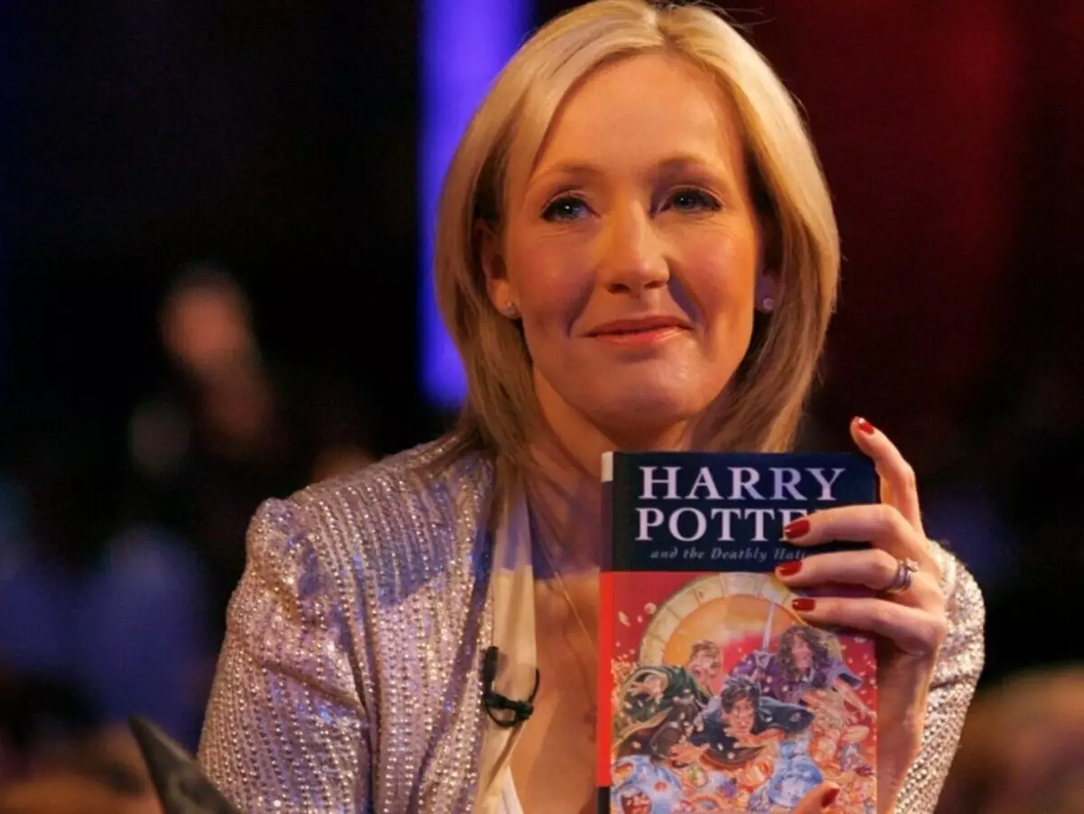 O le tusitala o Harry Potter Jean Rowling na avea ma sili ona maualuga le tusitala