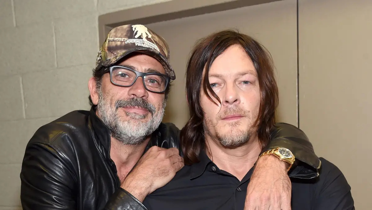 Jeffrey Dean Morgan skubėjo socialinį tinklą Sveikiname Norman Ridus