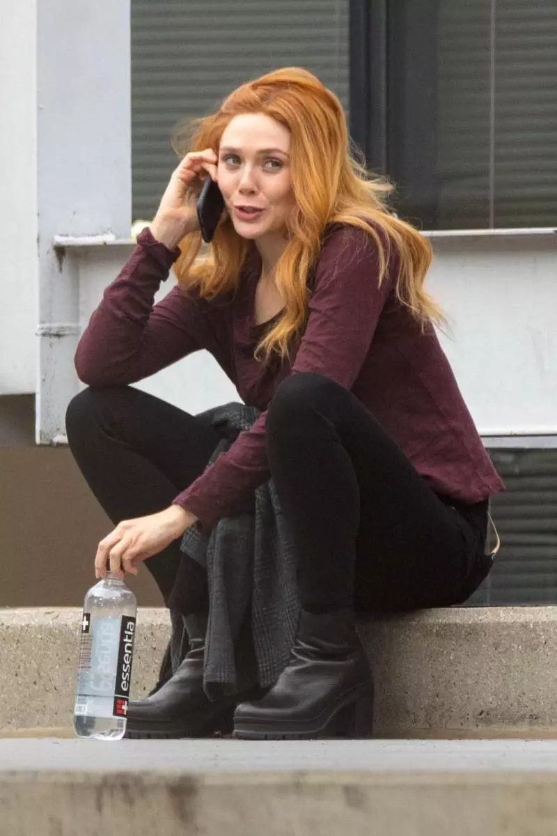 Elizabeth Olsen nas primeiras fotos das filmagens da série 