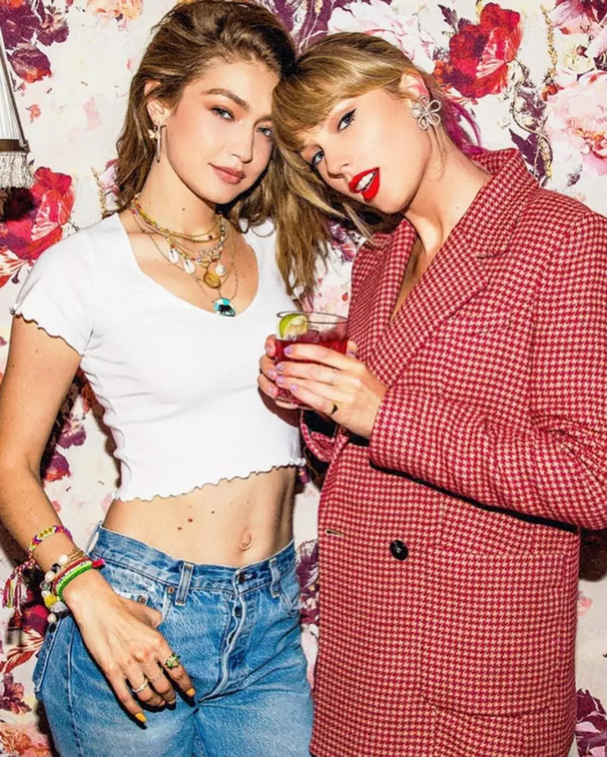 Pastel con gatos y amigos estrella: Taylor Swift celebró el 30 aniversario 27654_2