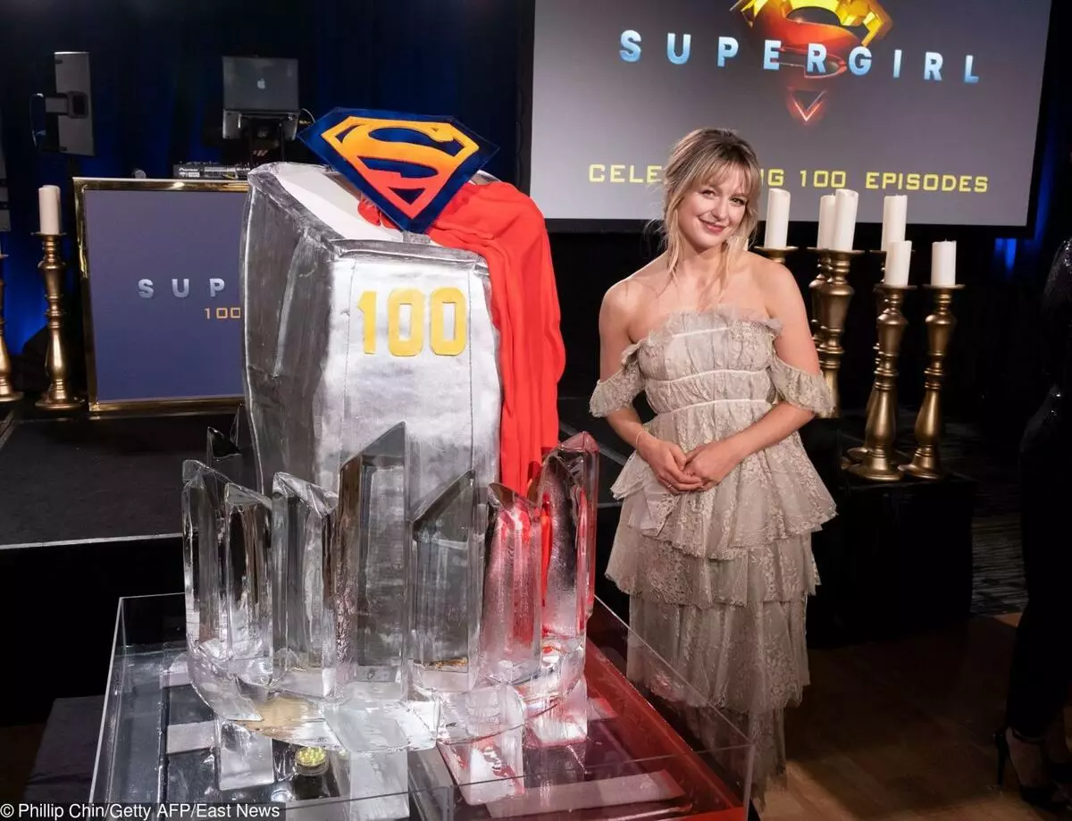 Melissa Benoist dan Chris Wood merayakan episod ke-100 siri 