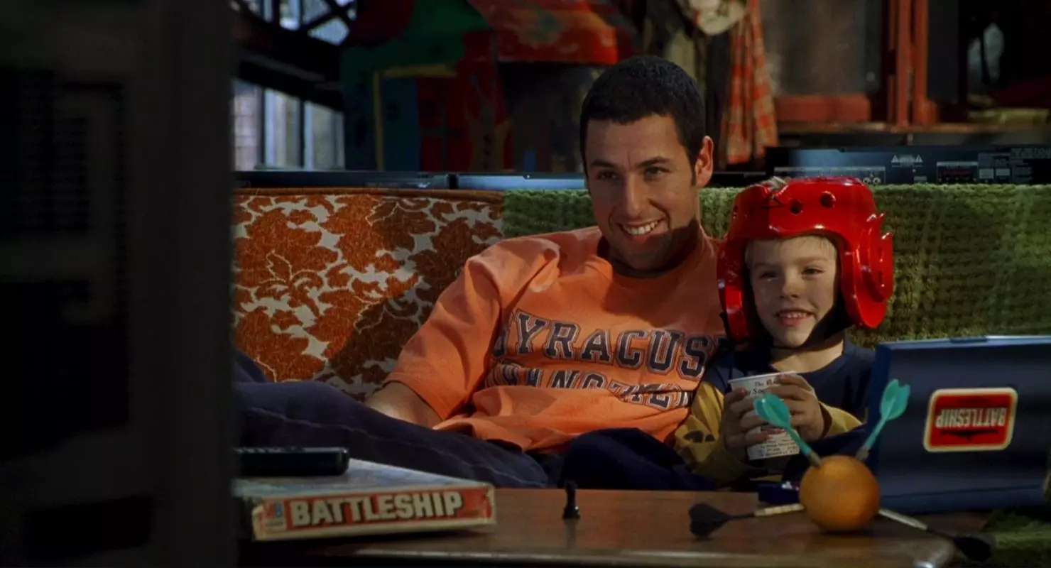 Adam Sandler diwiwiti karo Cole Putra on-layar kanthi apartemen 20 taun sawise 