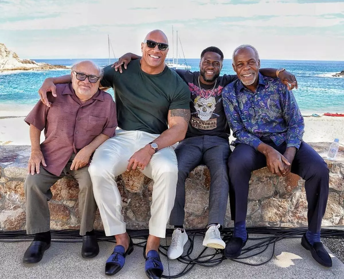 Duane Johnson u Danny Devito sar mistednin mhux mistennija fil-Fan Tieġ: Video