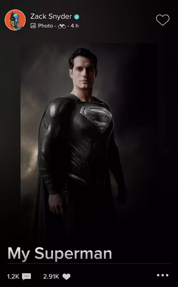 Zack Snyder ໄດ້ສະແດງໃຫ້ເຫັນ Superman ໃນຊຸດສີດໍາໃນ 