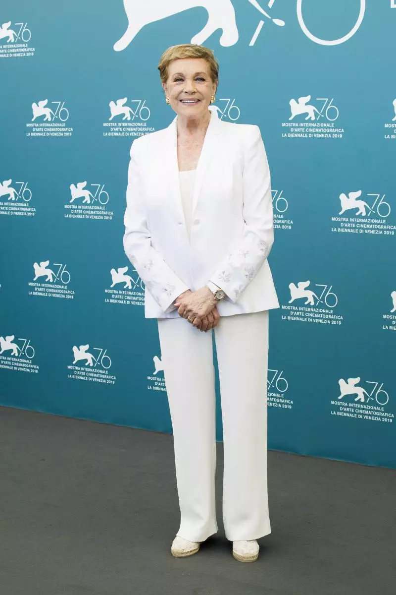 Sinabi ng 84-taong-gulang na si Julie Andrews kung paano bisitahin ang pekeng orgy: 