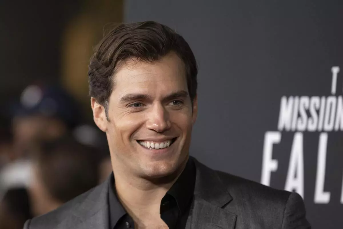 Henry Cavil o ṣeun Sean Mendez fun awọn egeb onijakidijagan tuntun, eyiti "ji" kuro ni akọrin