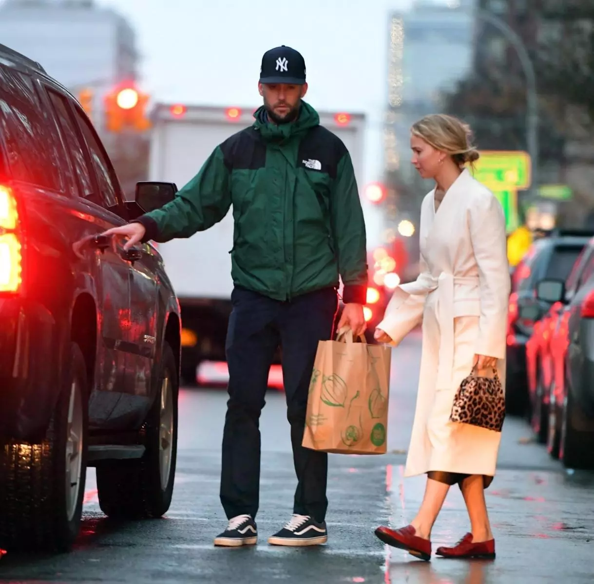 Foto: Cansado Jennifer Lawrence e Cook Maroni retornou a Nova York após a lua de mel 28195_7