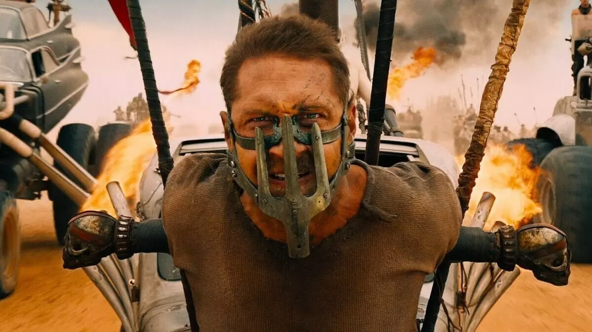 George Miller preparas la sekvon de la filmo "Mad Max: The Road of Freak": "Mi ankoraŭ ne finis kun li"