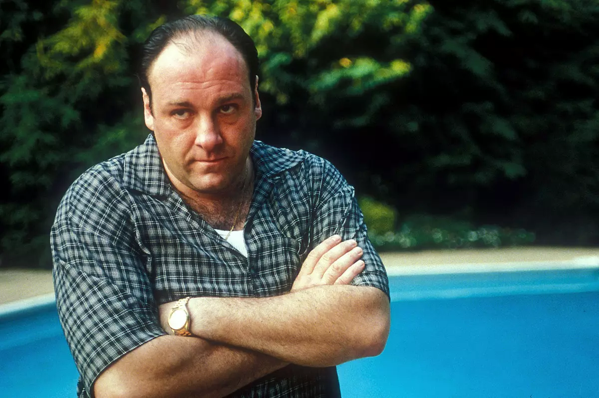 Showranner "Crown" berbanding Queen Elizabeth II dengan Tony Soprano