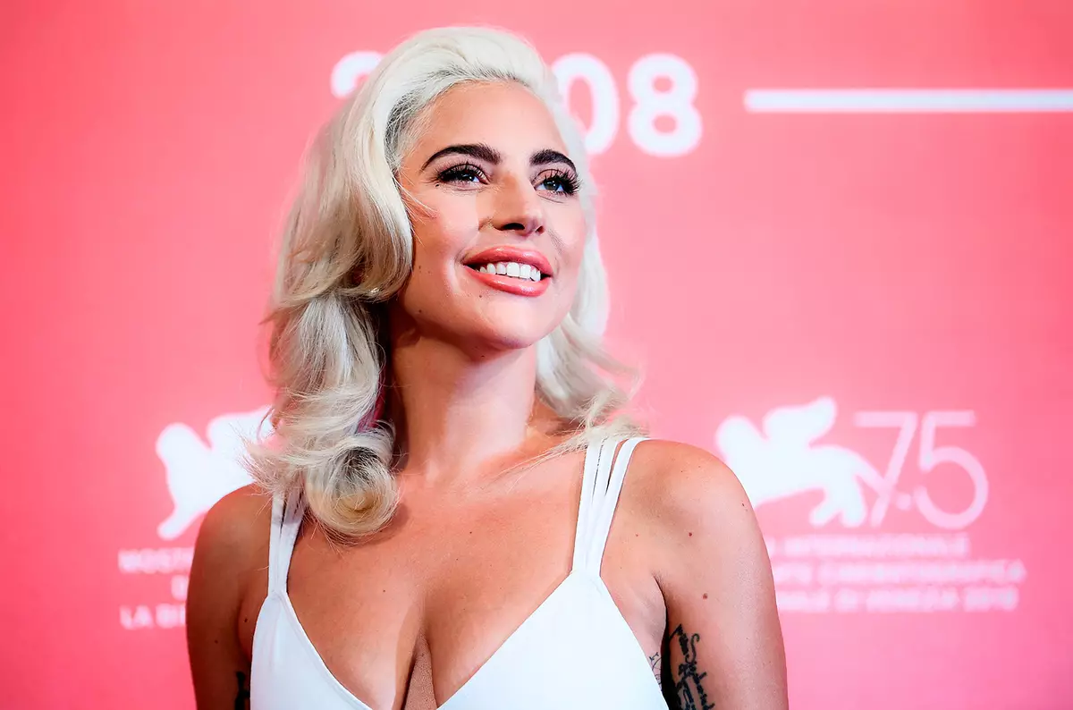 Lady Gaga pejirand ku ew di 10 salên pêş de zarok dixwaze: "Ez ê tiştên dîn biafirînim"