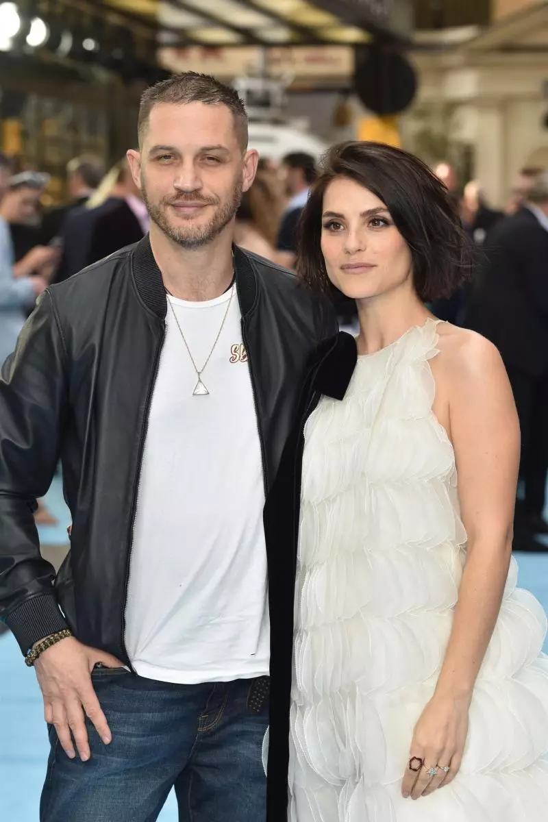 When the morning did not specify: in the house of Tom Hardy and Charlotte Riley crashed a car 28614_3