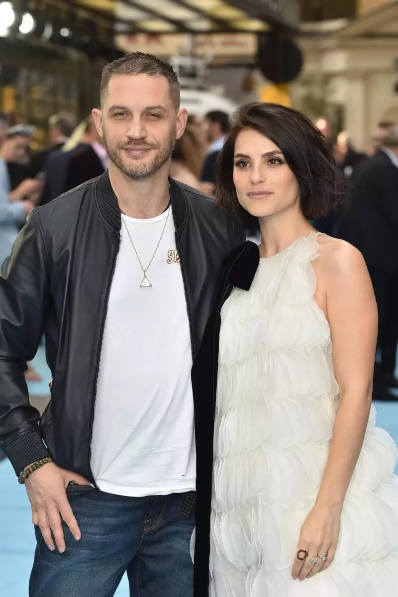 Sabah belirtilmediğinde: Tom Hardy'nin evinde ve Charlotte Riley bir araba çarptı 28614_3