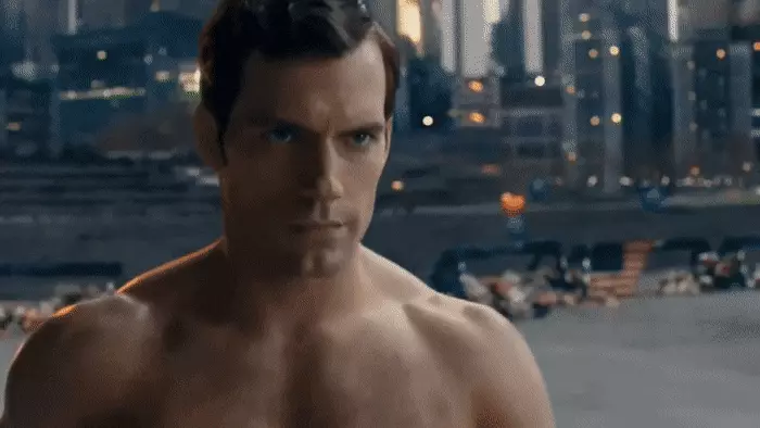 All Wäin Mode: Henry Cavill huet geäntwert firwat hien den Direkter vun der Chamber vun der Gerechtegkeet net ënnerstëtzt huet 28620_2