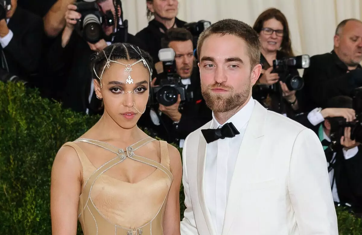 Fka Twigs ne murna da cewa Robert Pattinson ya jefa mata: "Ban taɓa jin daɗi ba"