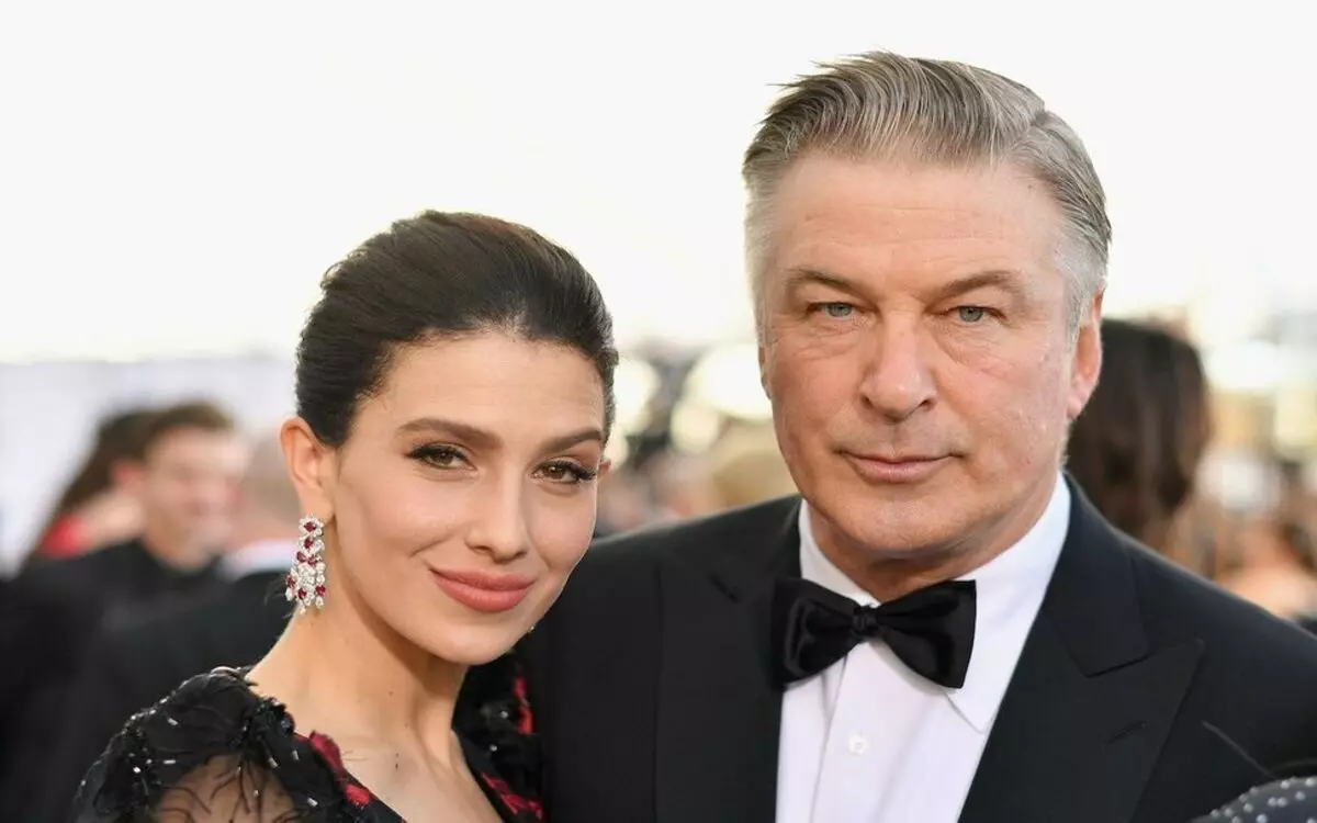 Hilaria Baldwin selamat dari keguguran kedua untuk tahun ini