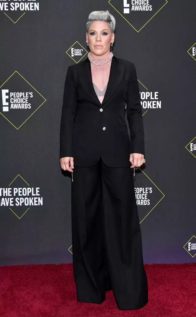 Lucy Hale, Kay Jay APA, Rodzina Kardashyan i innych na Czerwony Chodnik Choice Choice Awards 2019 28975_5