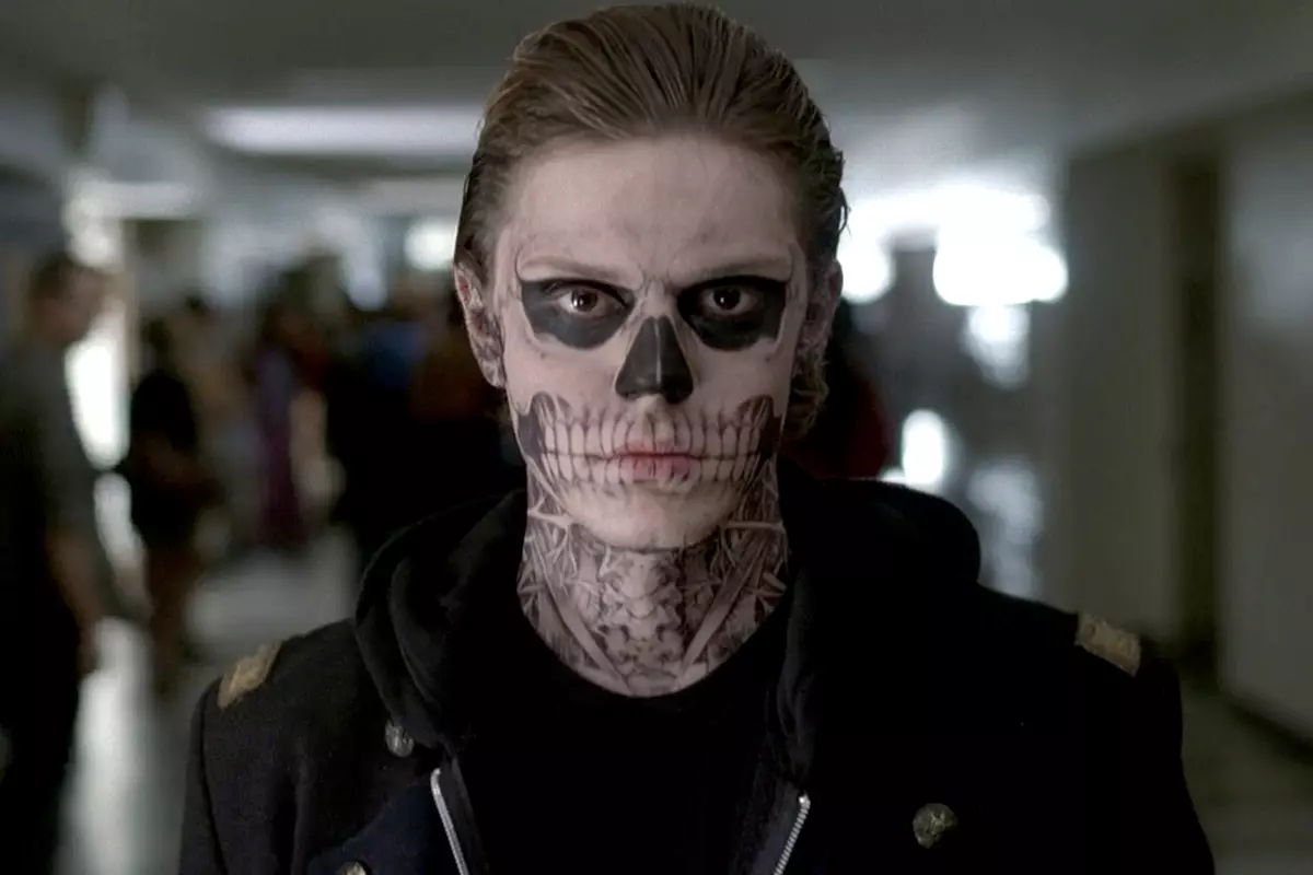 Evan Peters rääkis kohutavat voodi stseene "American Horror Ajalugu"