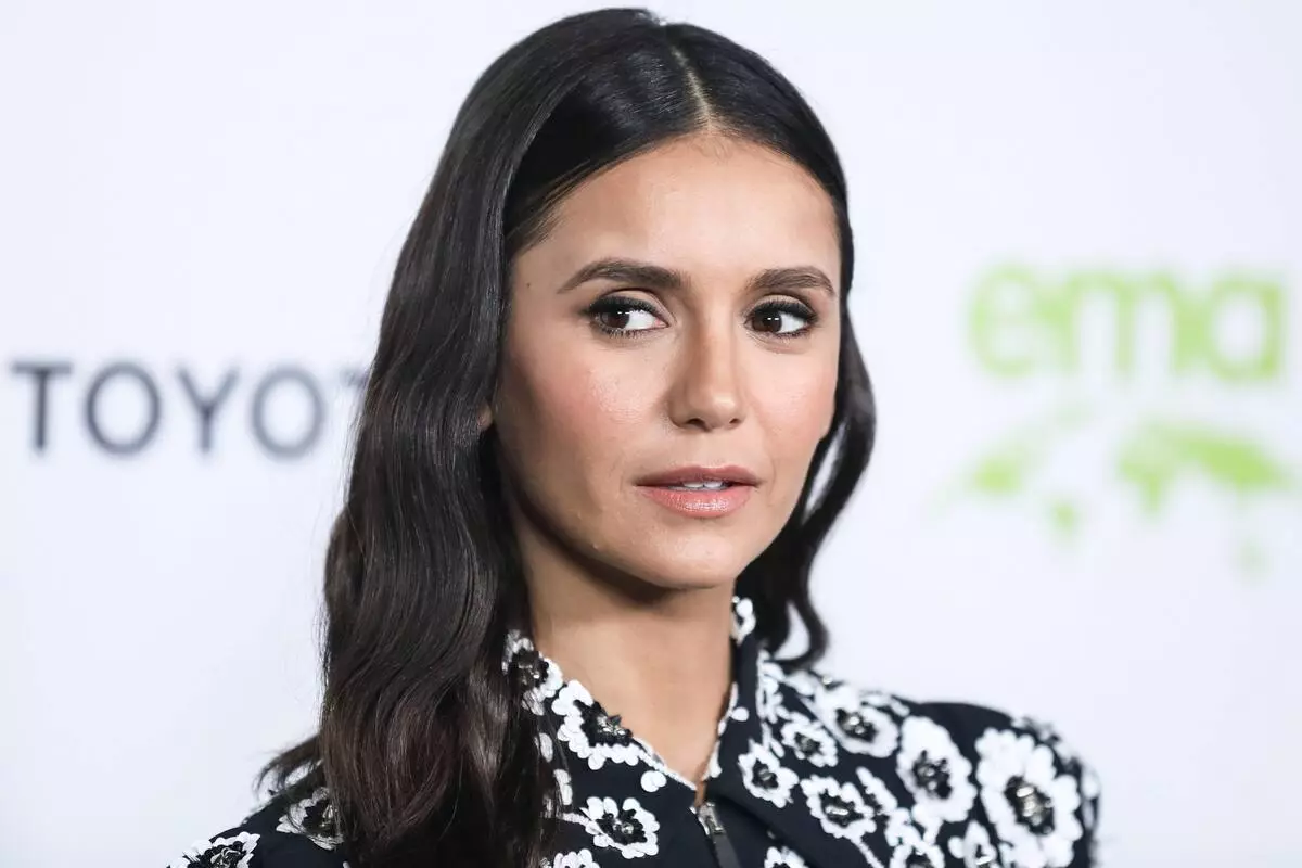 Nina Dobrev je prekinula dečko grant mellon