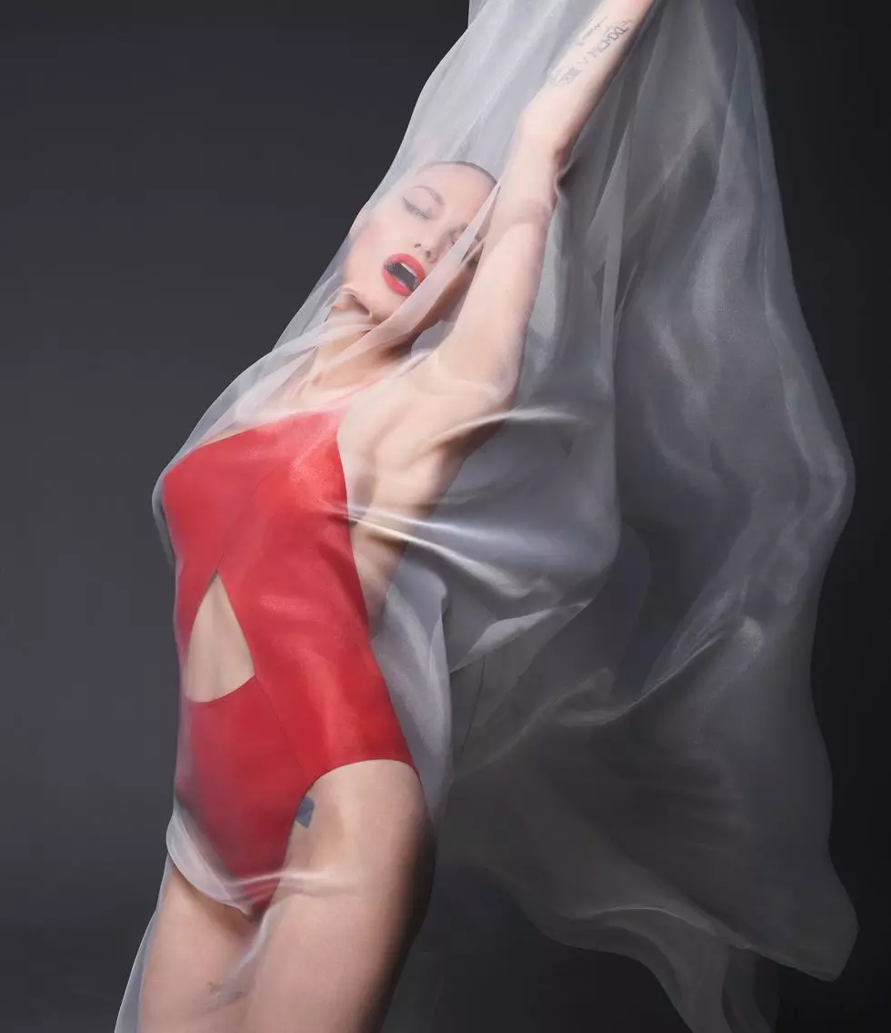 44-річна Анджеліна Джолі знялася оголеною для Harper's Bazaar: «Моє тіло багато пережило» 29102_3