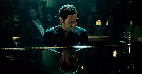 Tom Ellis sinks? In the 5th season of Lucifer, a musical episode may appear 29478_2