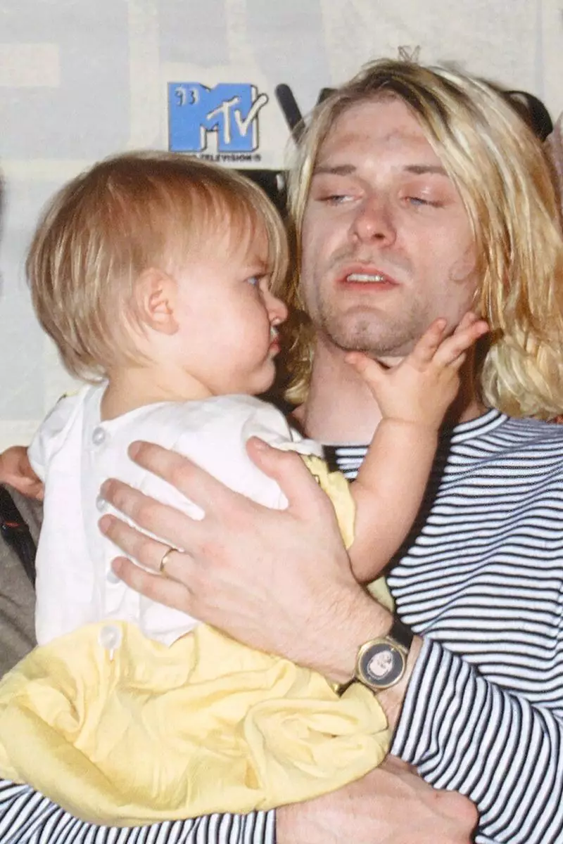 திரை Cobain கார்டிகன் ஏலத்தில் இருந்து விற்பனை மிக விலையுயர்ந்த ஸ்வெட்டர் ஆனது 29482_2