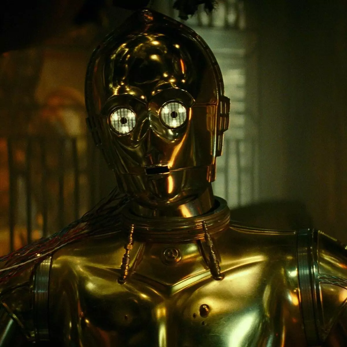 C-3PO yapfuye? Abafana b'intambara 