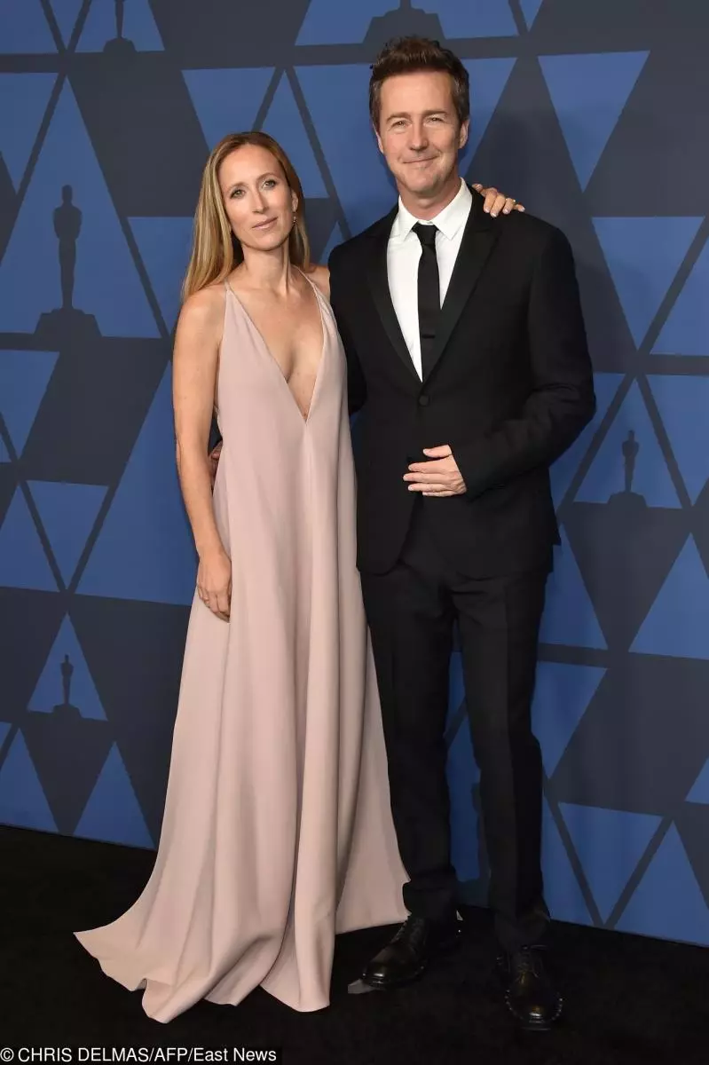 Lily REnhart, Robert Pattinson, Dakota Johnson lan liya-liyane ing Penghargaan Gubernur 2019 29539_12