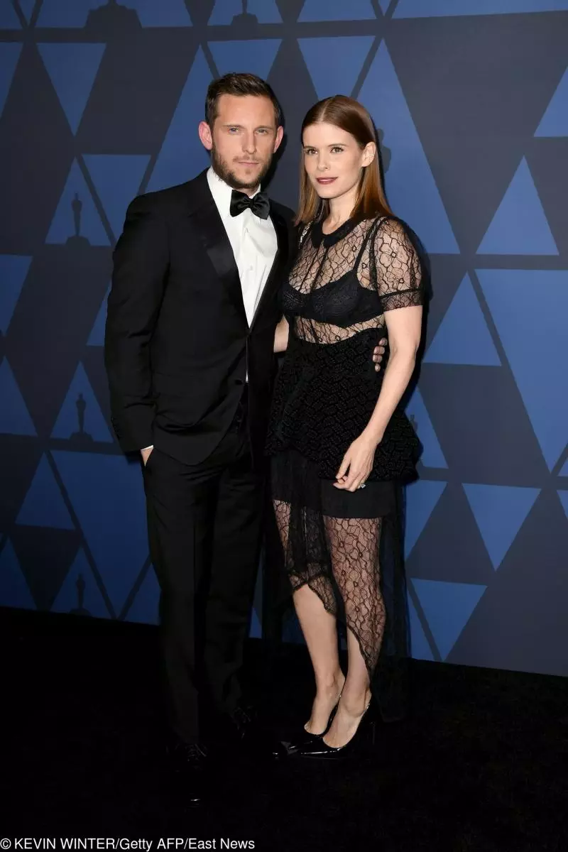 Lily Reynhart, Robert Pattinson, Dakota Johnson i inni na Gubernatorach Awards 2019 29539_22