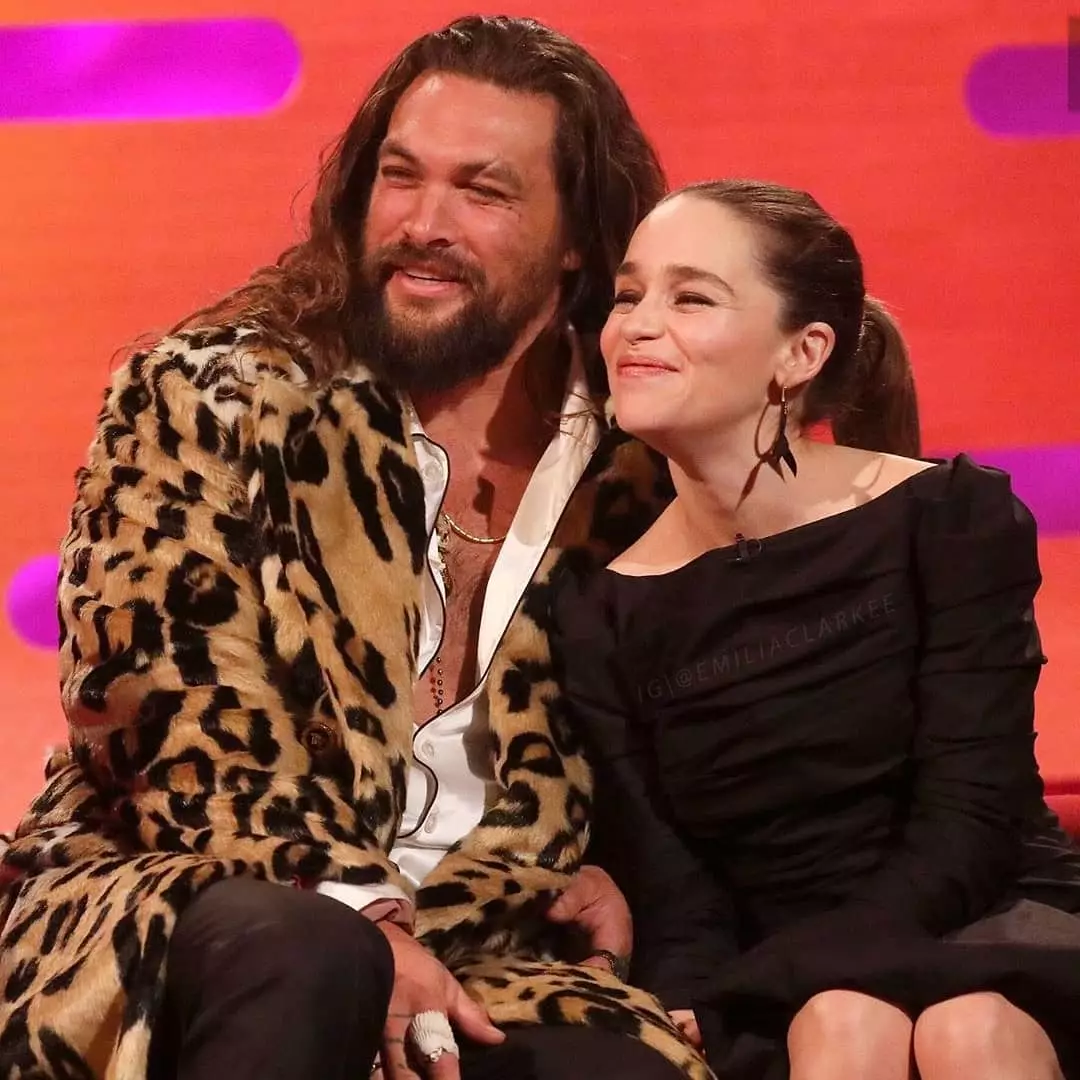 ระหว่าง Dudo และ John Snow: Emilia Clark กลับมารวมตัวกับ Jason Momoa และ Kita Harington