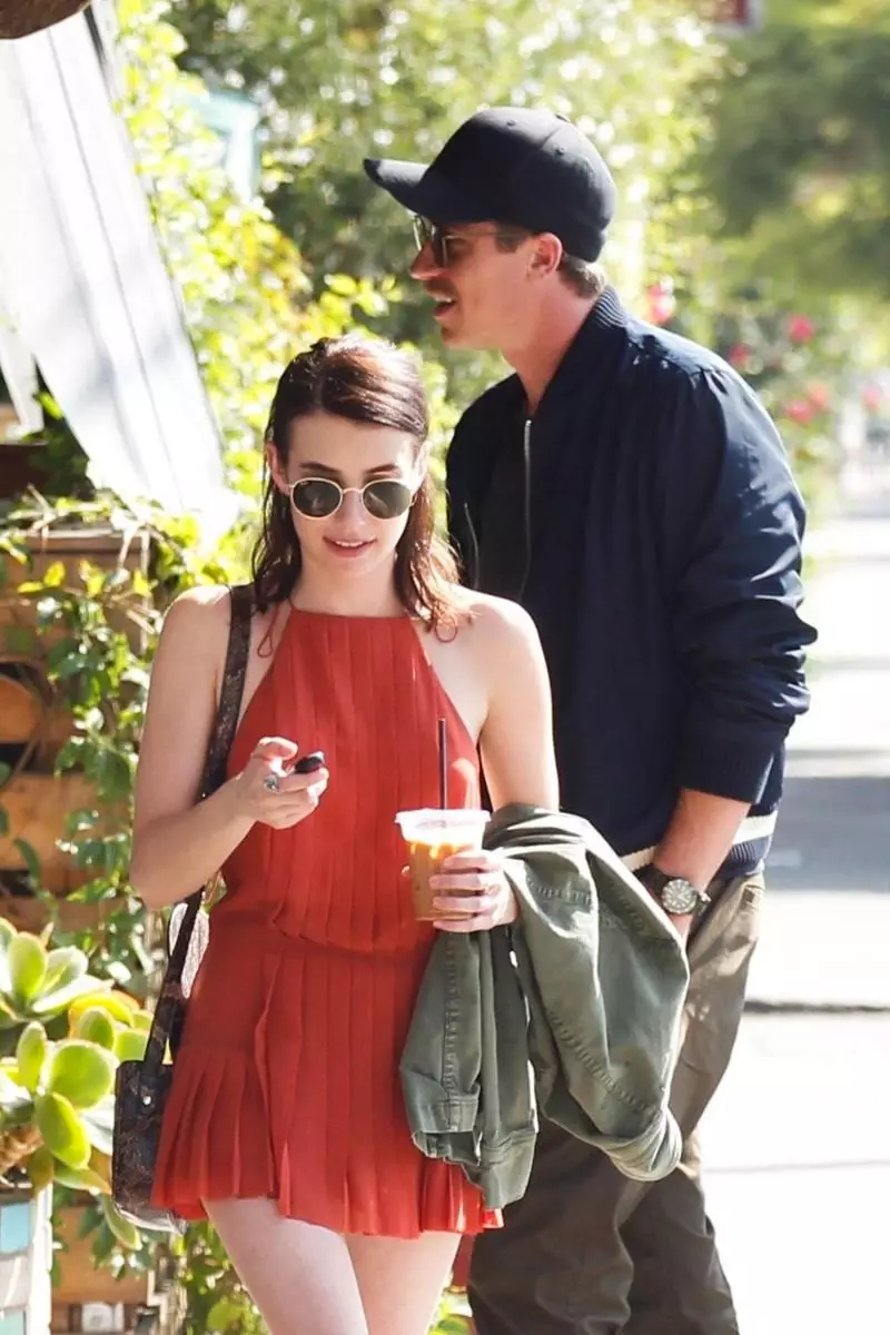 Enten sammen, eller fra hverandre: Emma Roberts og Garrett Hedlund på en tur i Los Feliz 30176_2