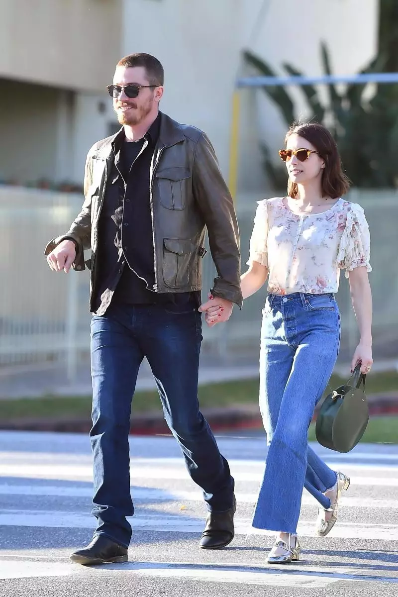 Onko yhdessä tai erilleen: Emma Roberts ja Garrett Hedlund kävellä Los Felizissa 30176_5