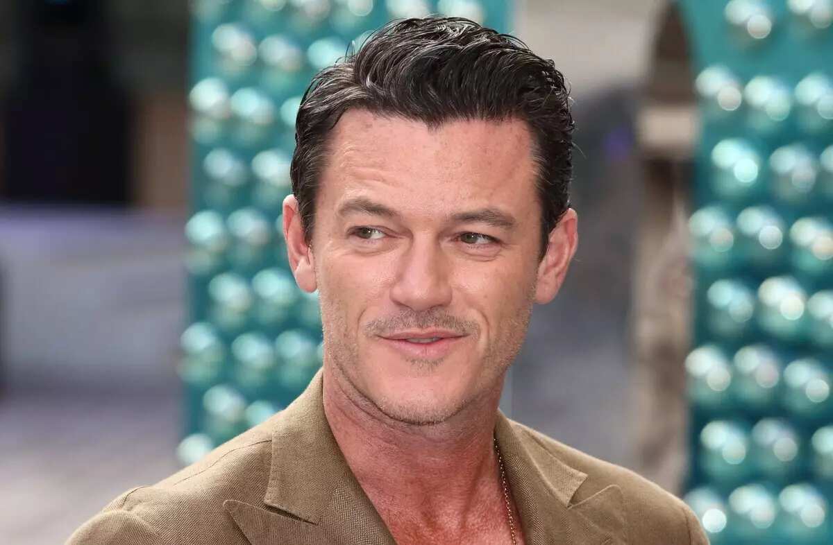 Učitelju na svim rukama: Luke Evans najavio je debi glazbeni album