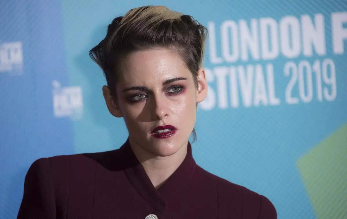 "Nag vyande": Kristen Stewart in 'n luukse beeld by die Filmfees in Londen