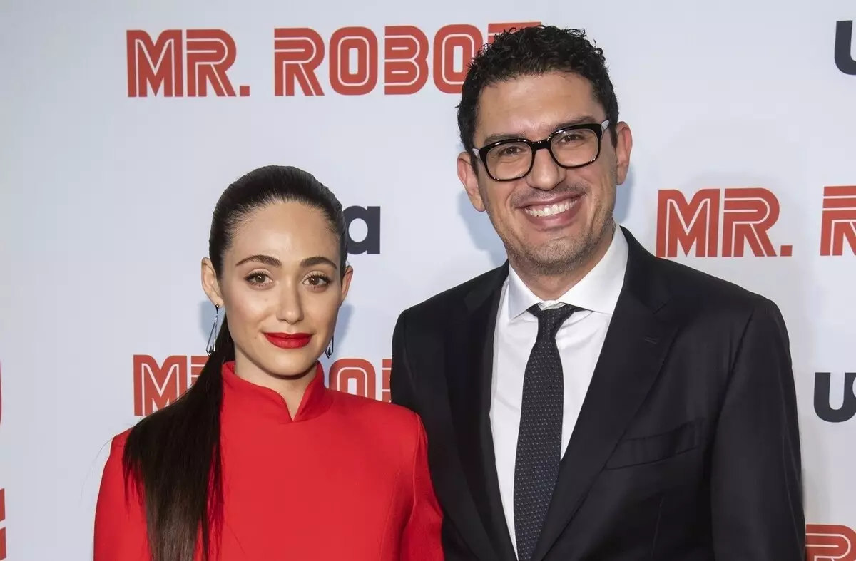 Seren "Hebelessennikov" Roedd Amy Rossum yn cefnogi ei gŵr yn y perfformiad cyntaf o "Mr Robot"