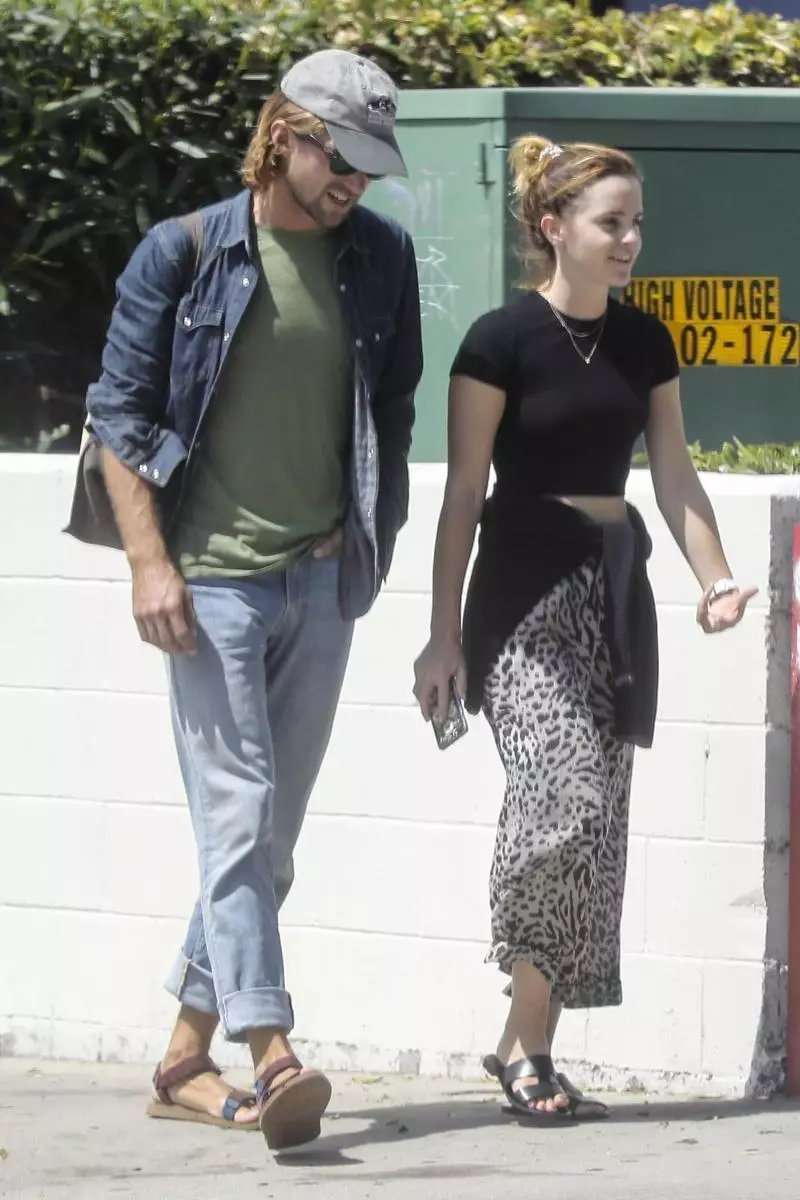 Foto: Emma Watson conoció al ex novio en un paseo con un nuevo 30479_4