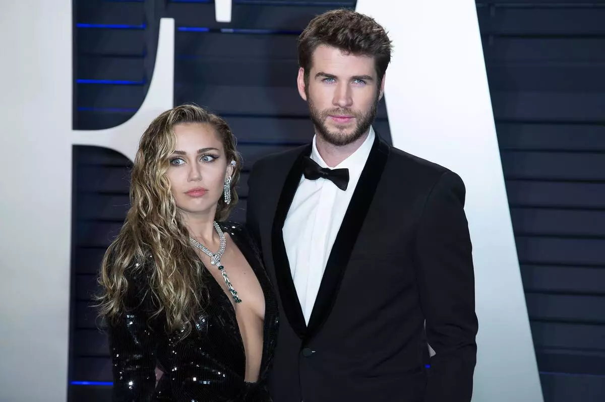 Miley Cyrus va fer un nou tatuatge dedicat al divorci amb Liam Hemsworth