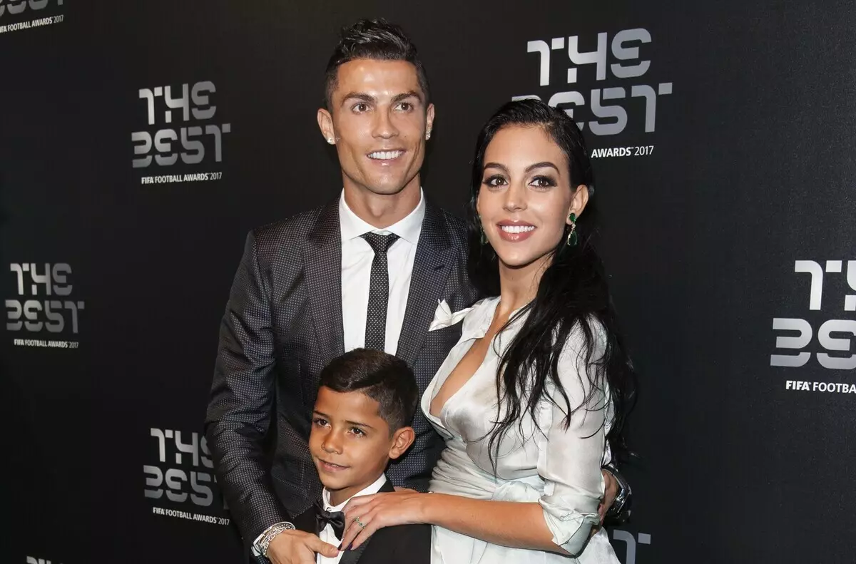 Georgina Rodriguez am y nofel gyda Cristiano Ronaldo: "Nid yw cwrdd â pherson o'r fath yn hawdd"