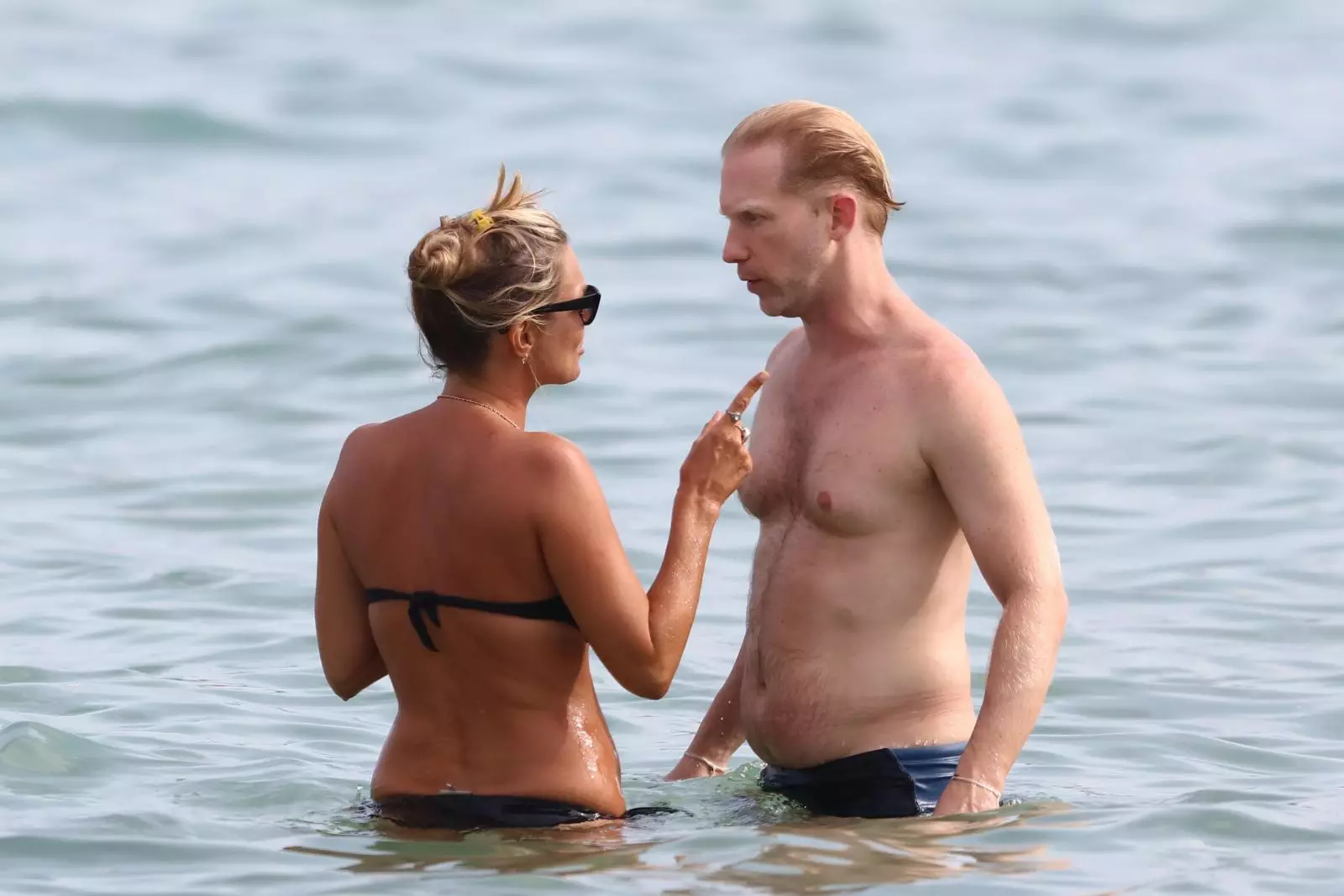 照片：Kate Moss與一個男朋友在聖特羅佩的海灘上休息 30660_8