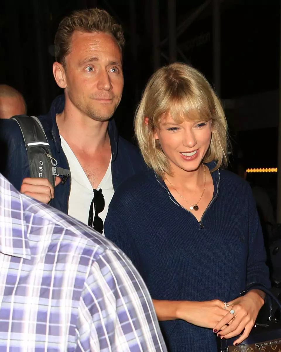 Tom Hiddleston zapraszamy, by zapytać go o powieści z Taylor Swift 30702_1