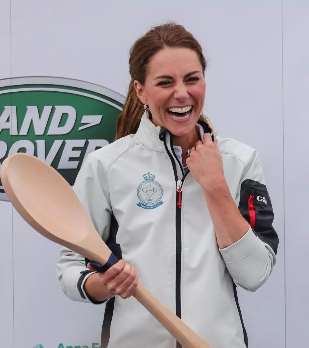 Kate Middleton lost to Prince William in a sailing race: photo and video 30897_2