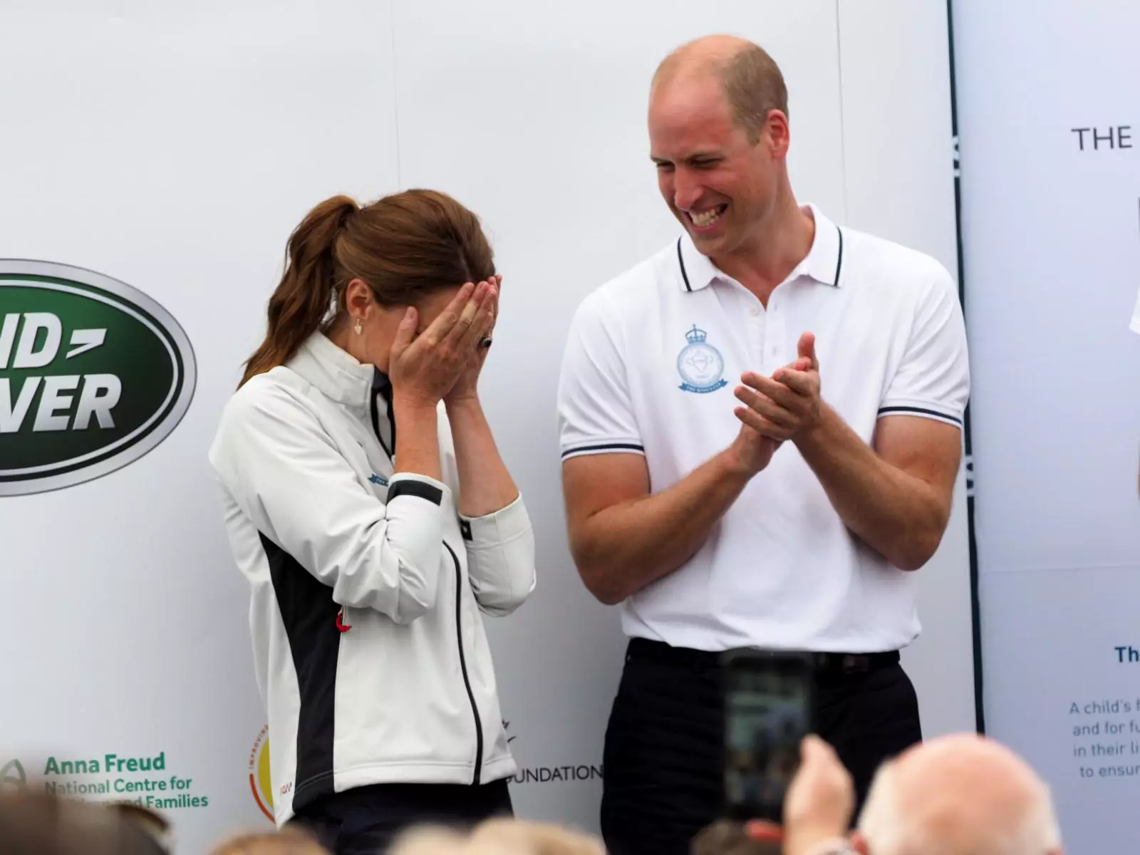 Kate Middleton missti fyrir Prince William í siglingu: Mynd og myndband 30897_3