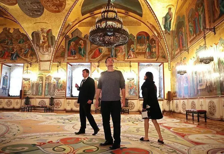 Quentin Tarantino anafufuza malo osungiramo zinthu zakale ku Moscow Kremlin 30970_3