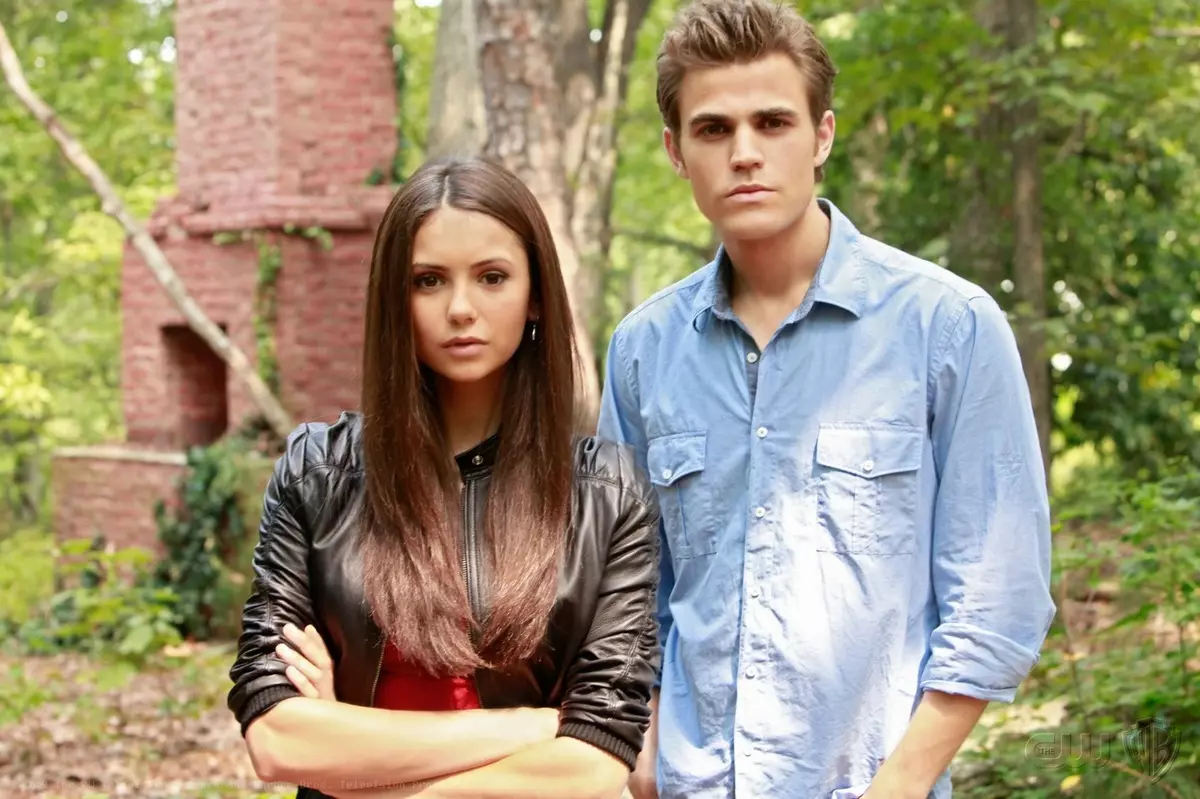 Paul Wesley va confirmar que amb Nina Dobrev es va desordenar sobre el conjunt de "diaris de vampirs"