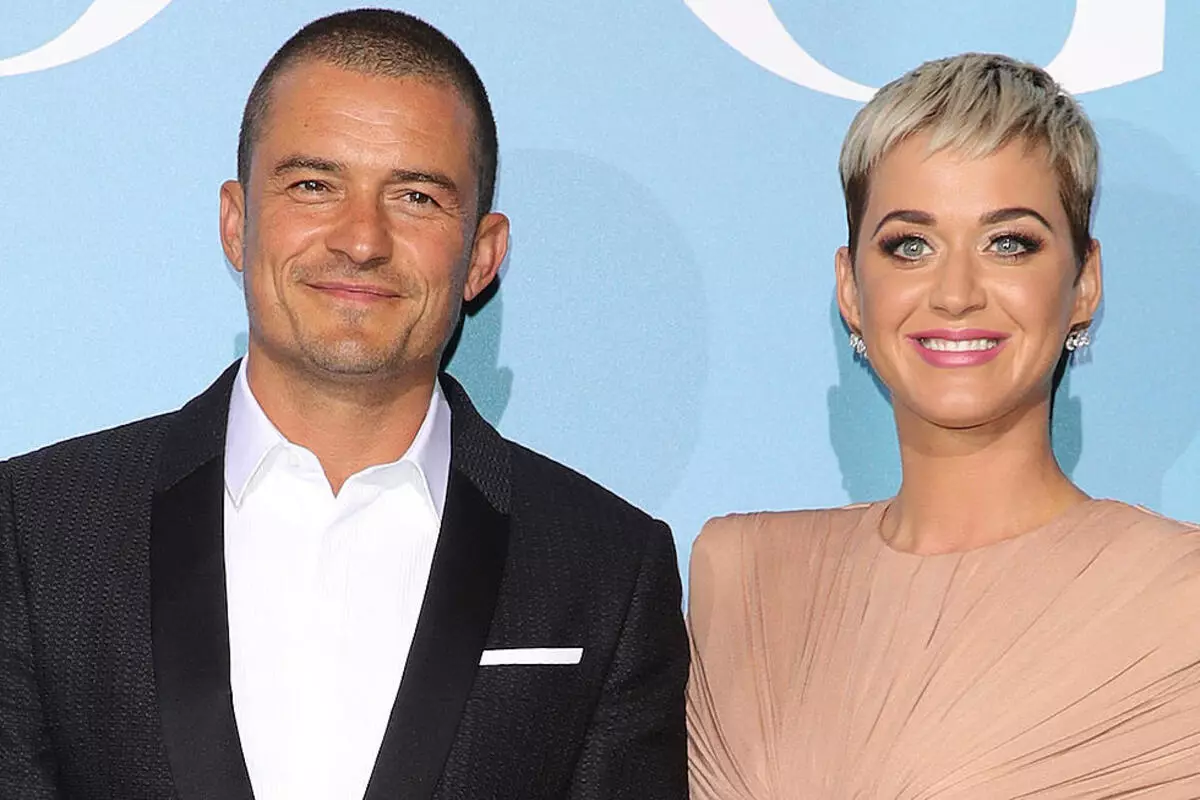 Questo è il romanticismo: Katy Perry ha detto come Orlando Bloom la fece un'offerta nell'elicottero