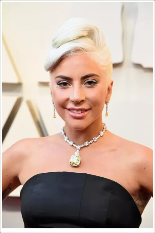 Крупним планом: макіяж і зачіски зірок з червоної доріжки «Оскара» 2019 31195_12