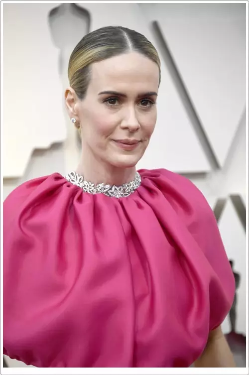 Крупним планом: макіяж і зачіски зірок з червоної доріжки «Оскара» 2019 31195_4