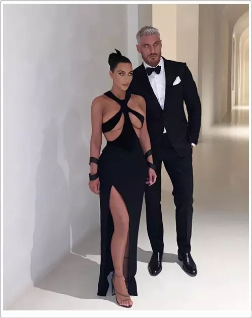 Kim Kardashian lobte den Mut nach dem nächsten 